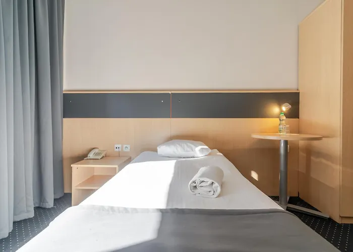 Apartment Skylight By Bookinghost 3*