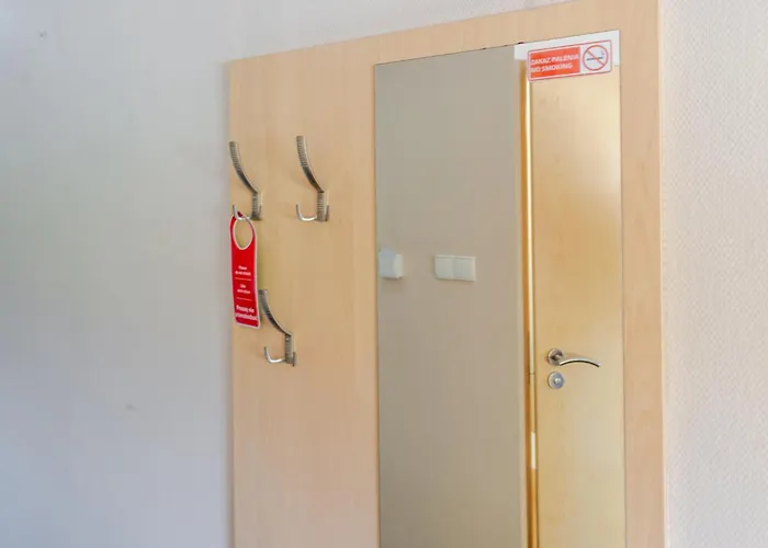 Skylight By Bookinghost 3*